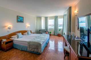 Отель Hotel Villa List Созополь Двухместный номер с 1 кроватью или 2 отдельными кроватями и видом на море-5